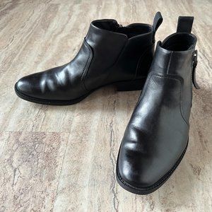 Ugg Women's Aureo Black Leather Zipper Ankle Boots, S/N 1098314, Size: 9 EUC